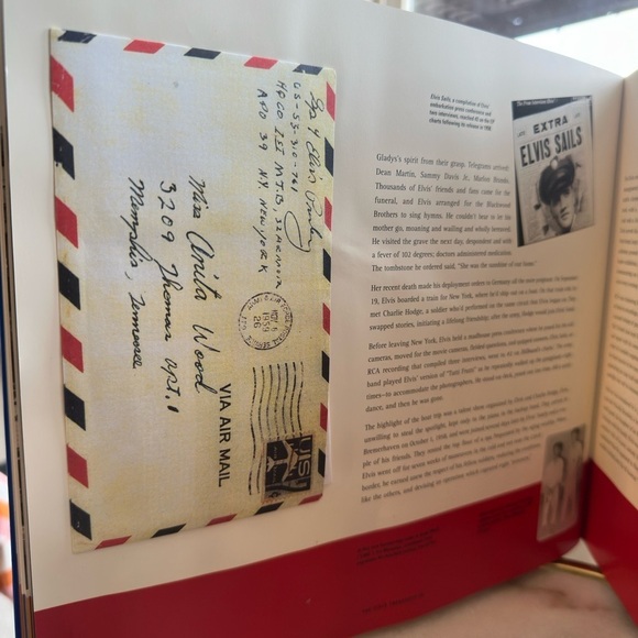 The Elvis Treasures Book by Robert Gordon - Removable Memorabilia & Audio CD - Picture 6 of 11